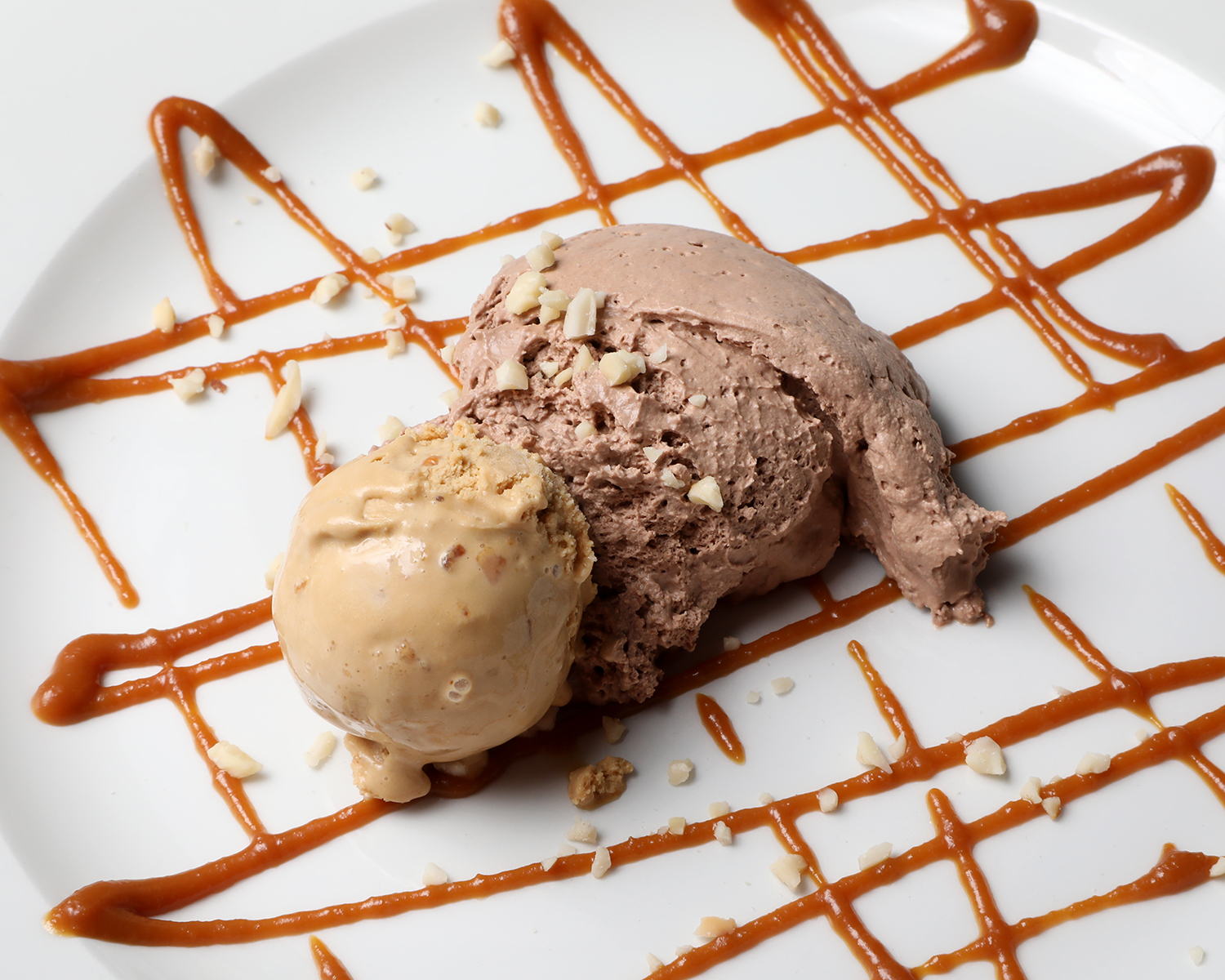 32-BLASON-DEL-TUBO_mousse-de-chocolate-con-helado-de-turron